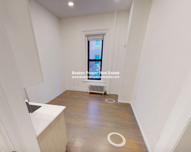 270 Newbury St, Back Bay