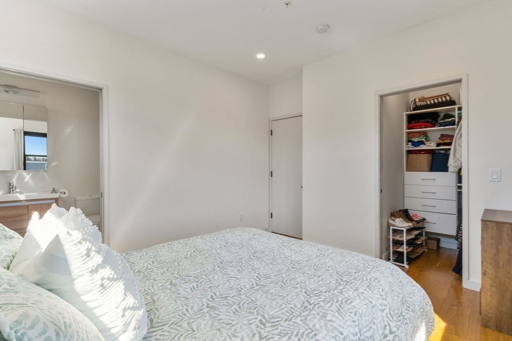 211 Condor St, East Boston