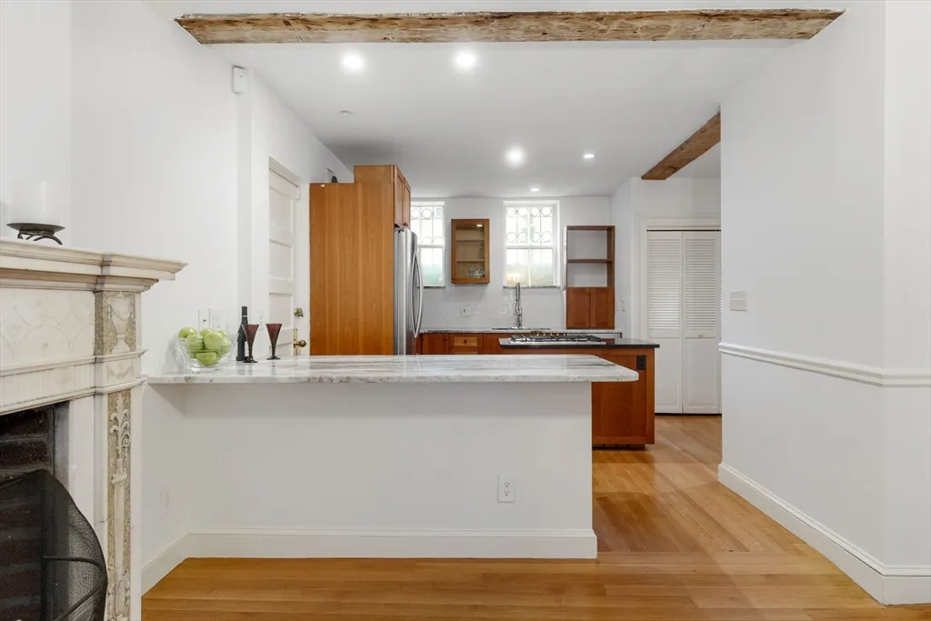 24 Fayette St, Back Bay