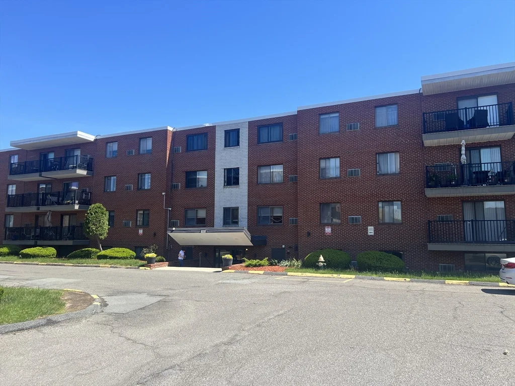 900 Governors Park, Winthrop