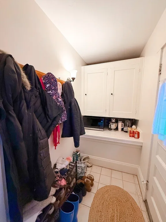 66 Riverview Ave, Waltham