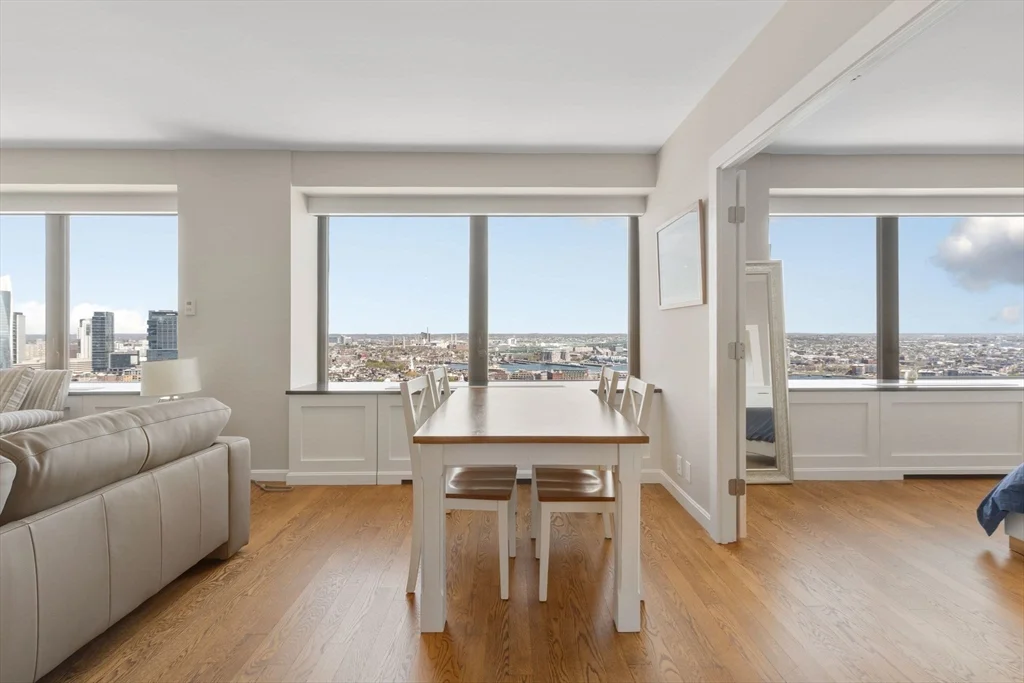 85 E India Row, Waterfront