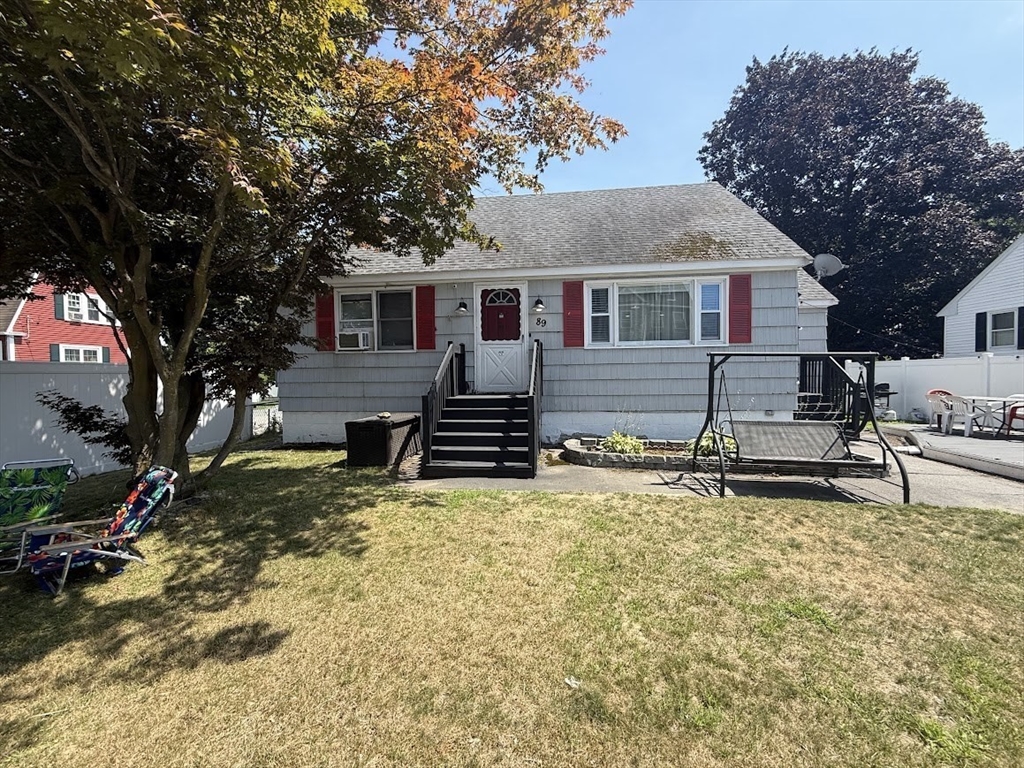 89 Bunker Hill Ave, Lowell