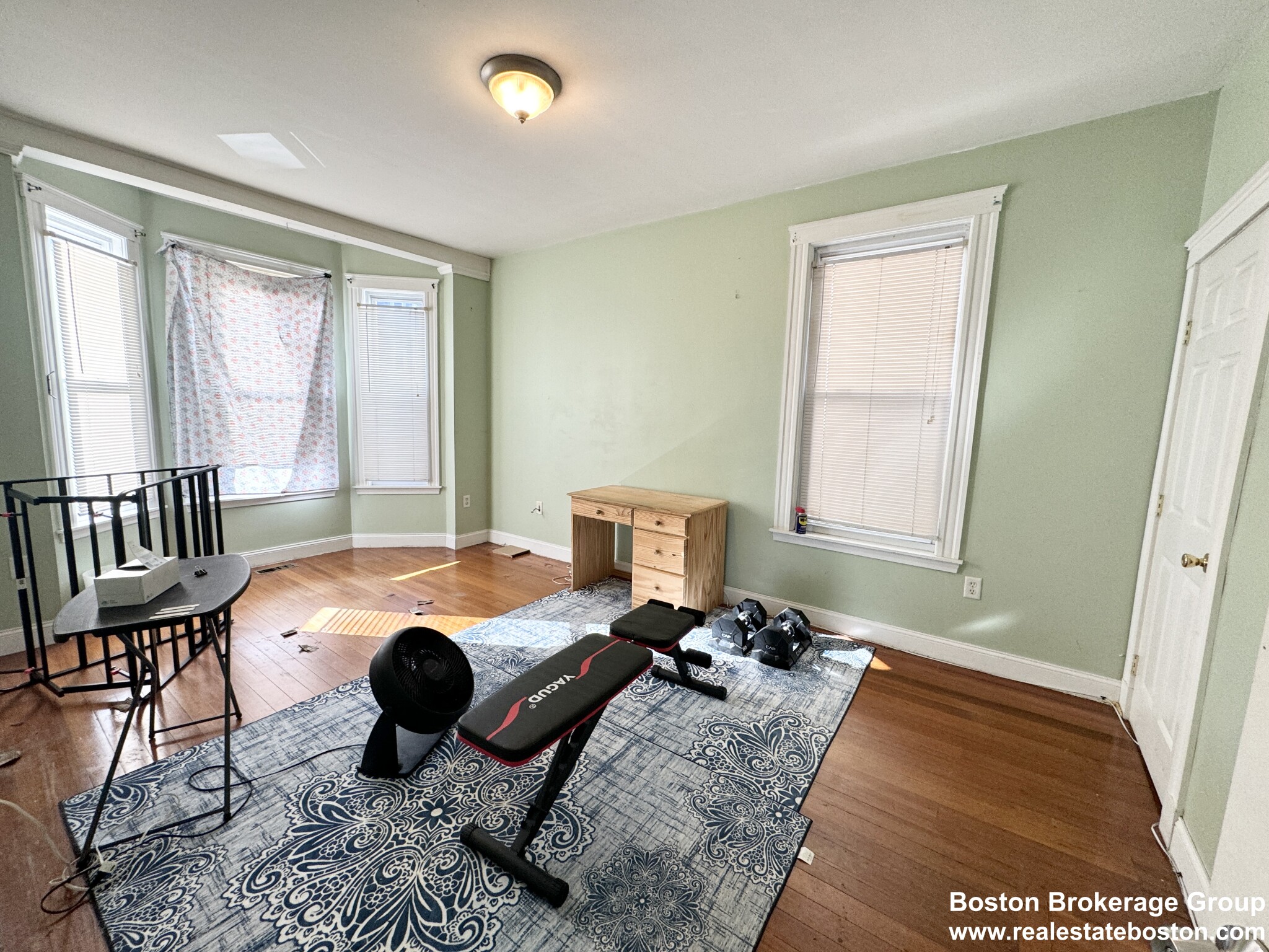 37 Hillside St, Mission Hill