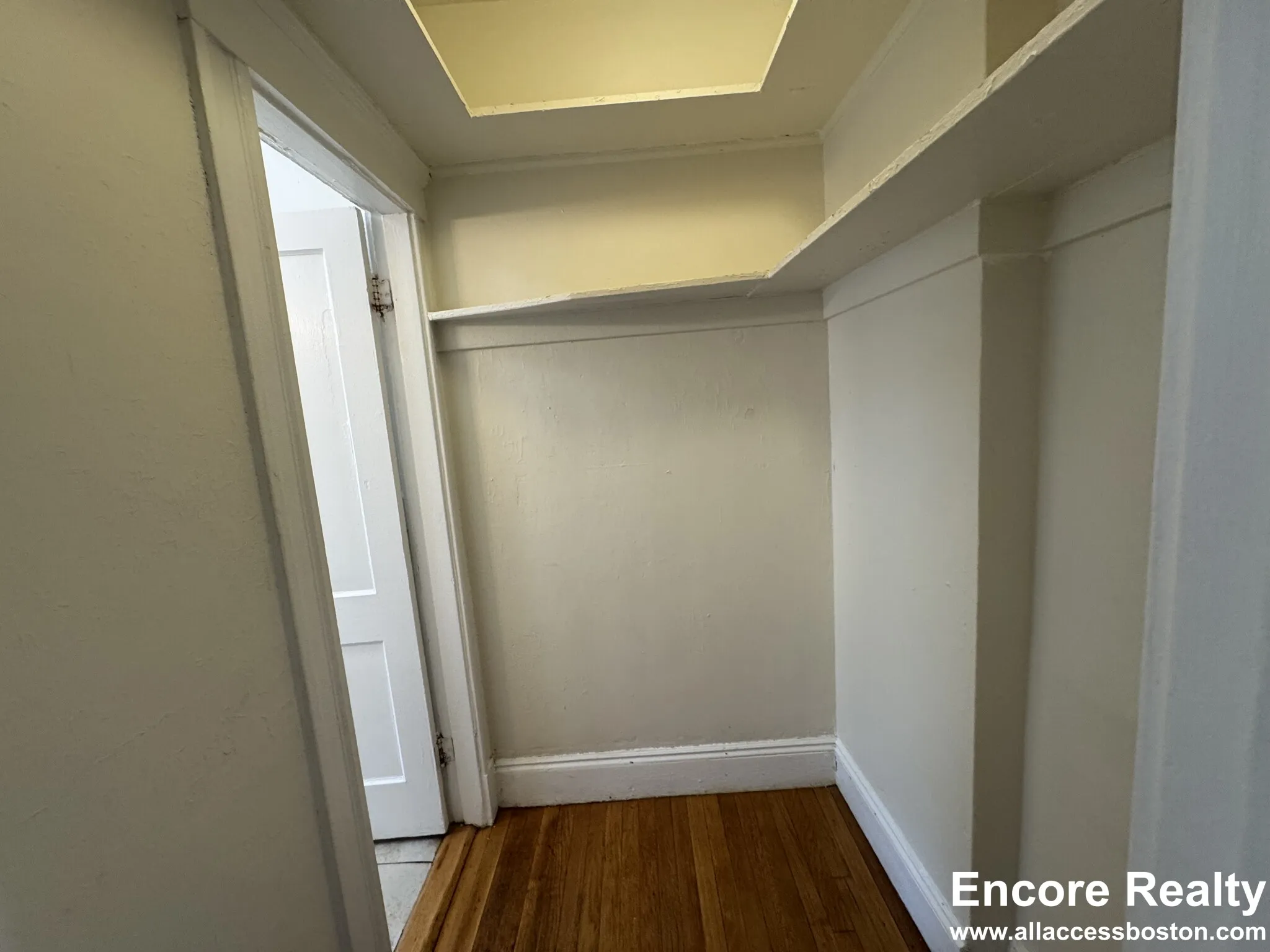 1171 Boylston St, Fenway