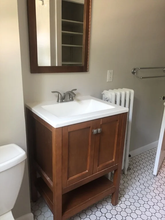 4 Harvard Rd, Belmont