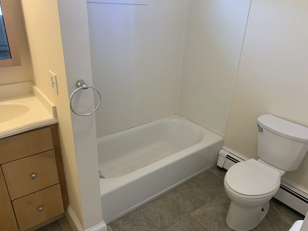 17 Hamblin Rd, South Waltham