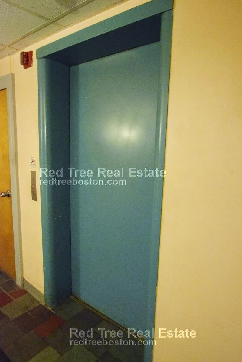 2018 Commonwealth Ave, Brighton