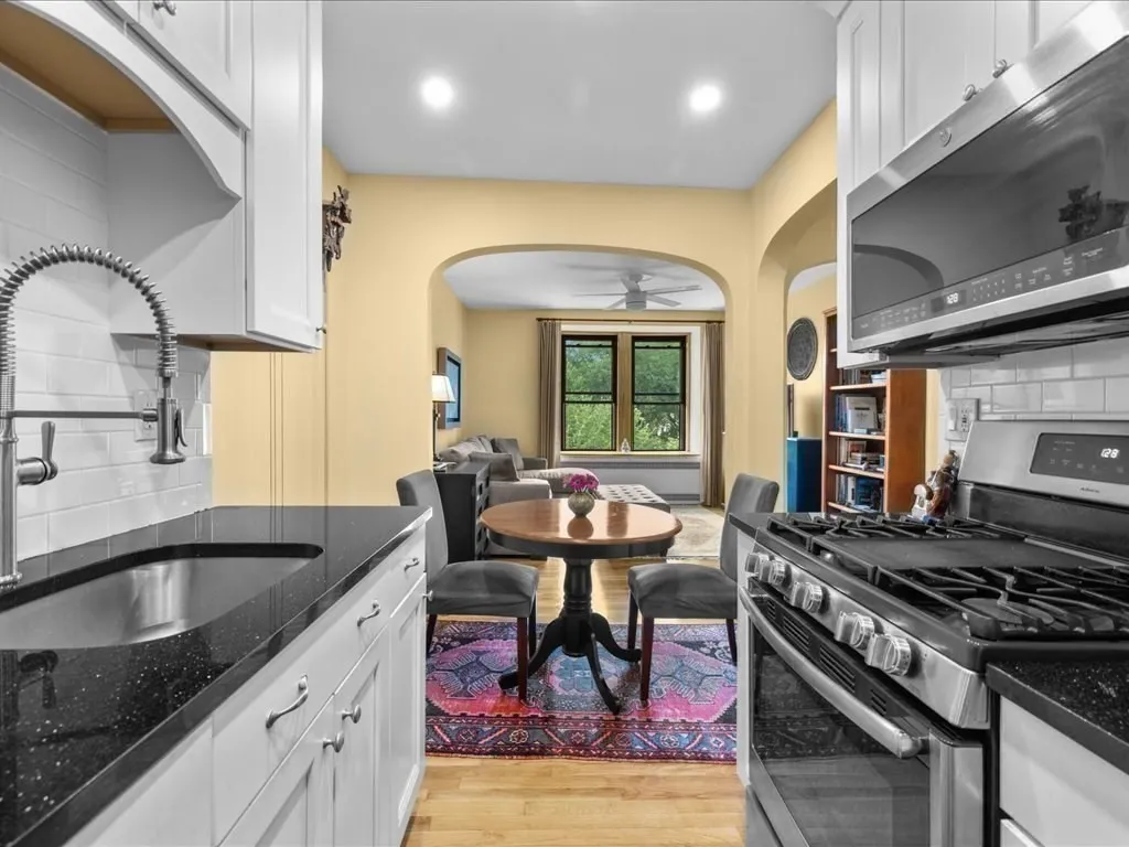 228 Commonwealth Ave, Back Bay