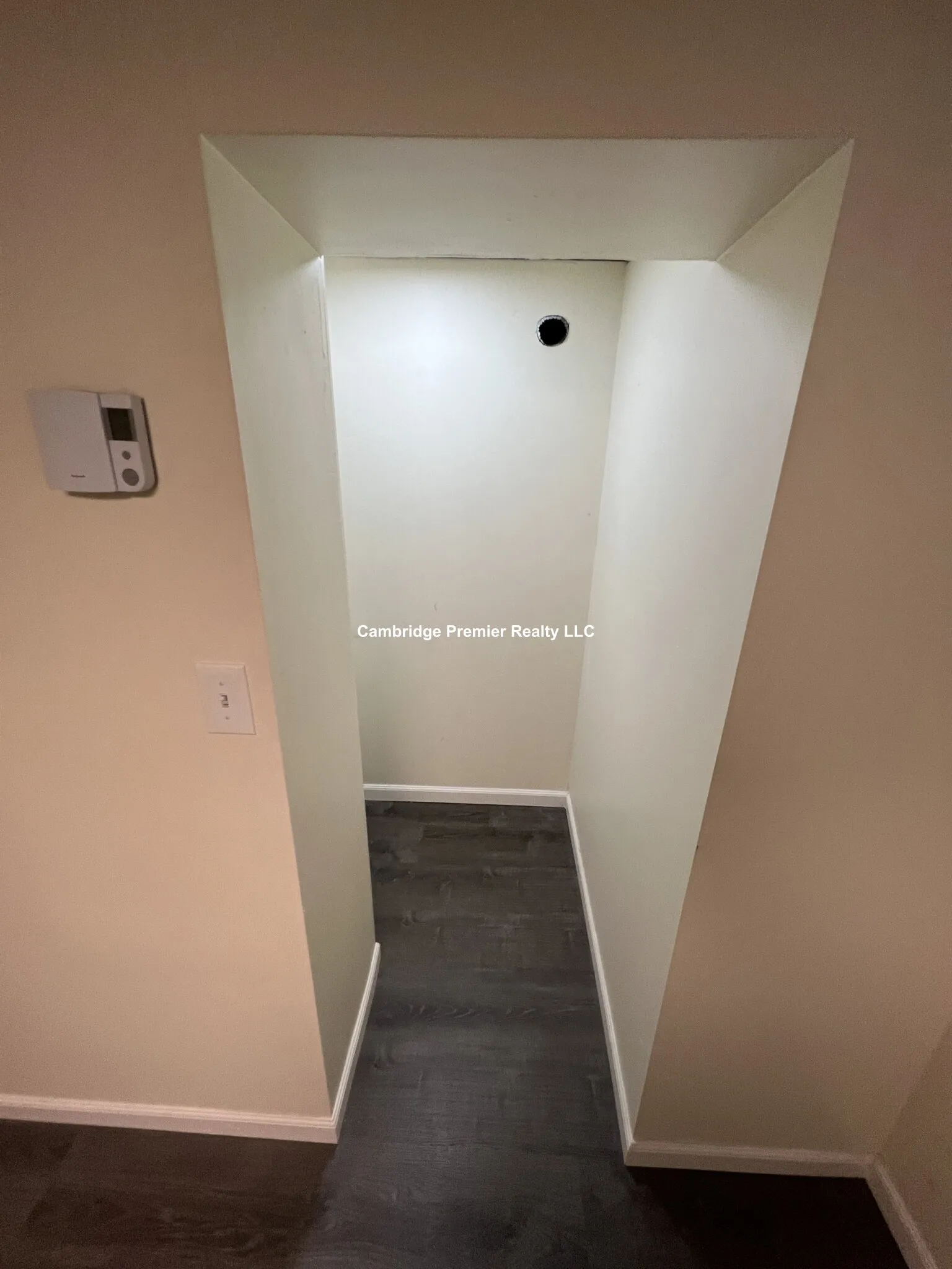 10 Wallace St, Tufts