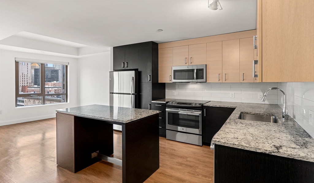 99 Kneeland St, Chinatown