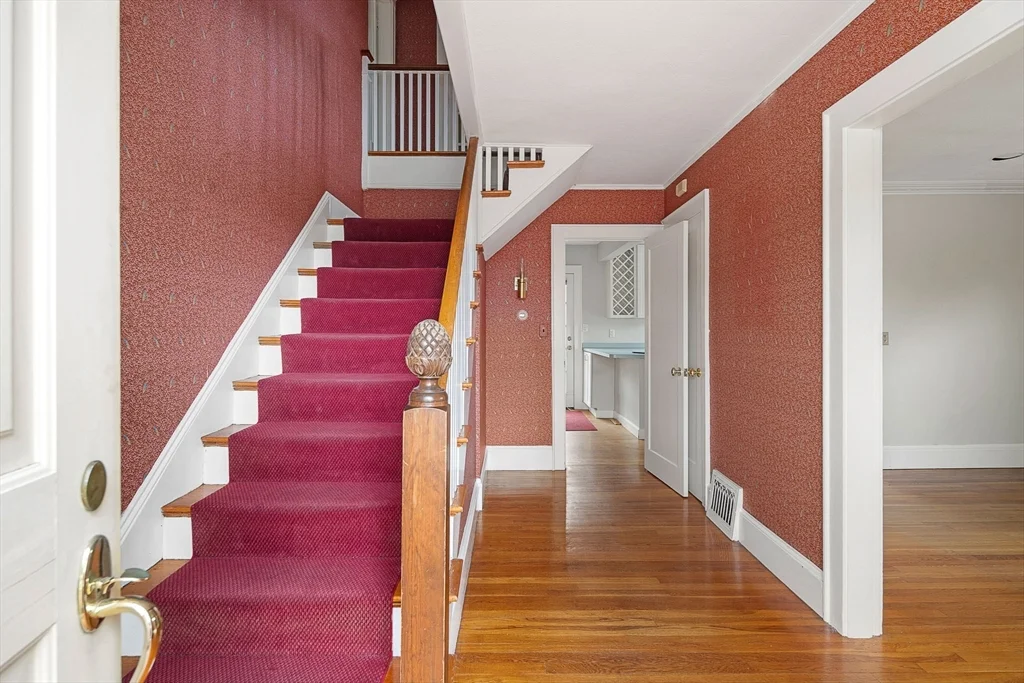 110 Leonard St, Belmont