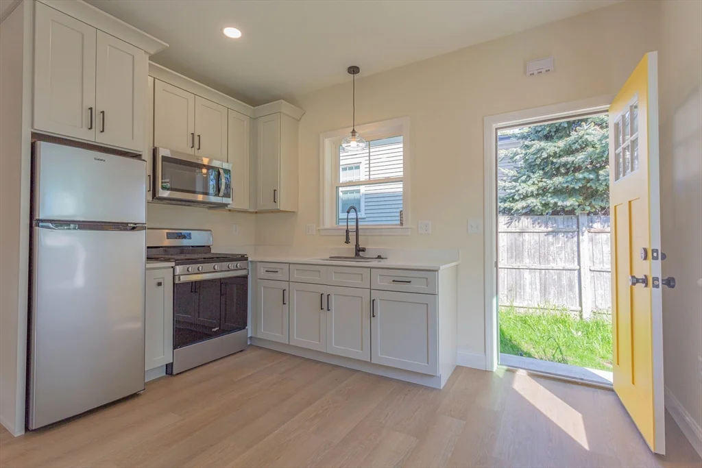 53 Tapley Ave, Revere