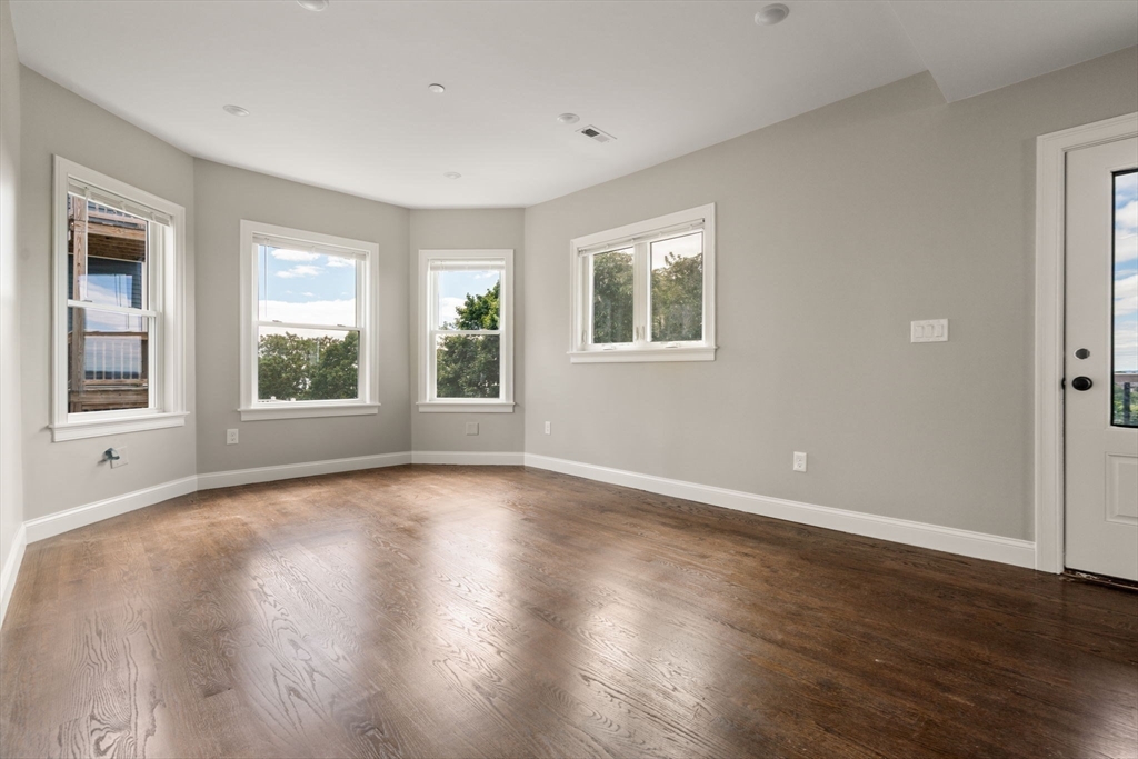 89 Summit Ave, Winthrop