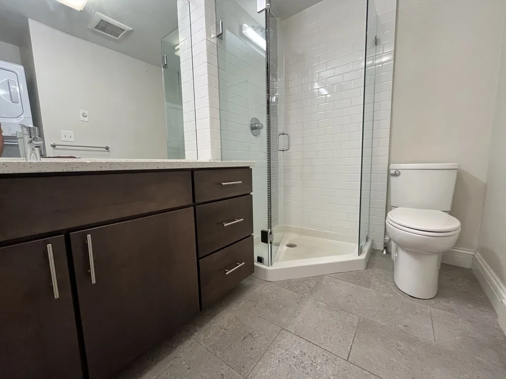 166 Newbury St, Back Bay