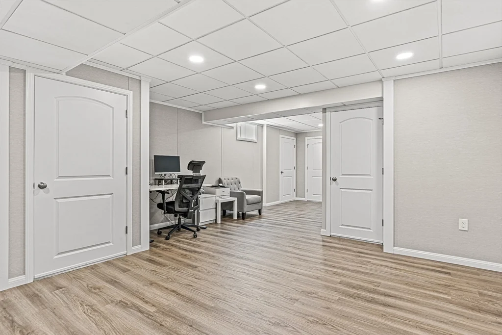 176 Washington St, Reading