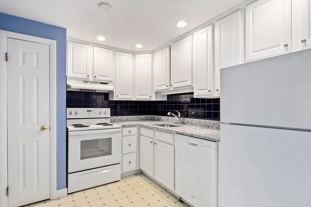 8 Old Colony, Arlington