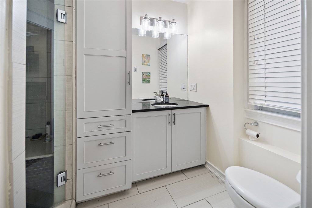 62 Gates St, South Boston