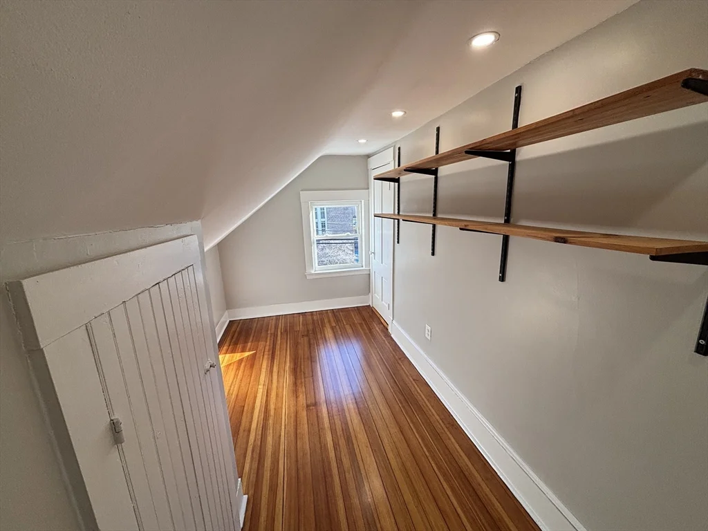 240 Nahatan, Norwood