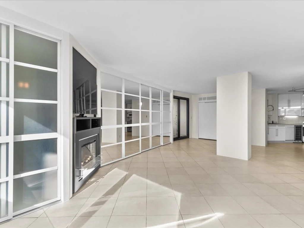 65 E India Row, Waterfront