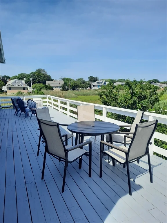 99 Scituate Ave, Scituate