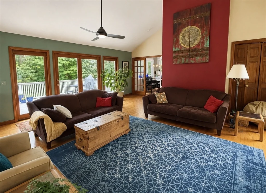 31 Woodside Circle, Sturbridge
