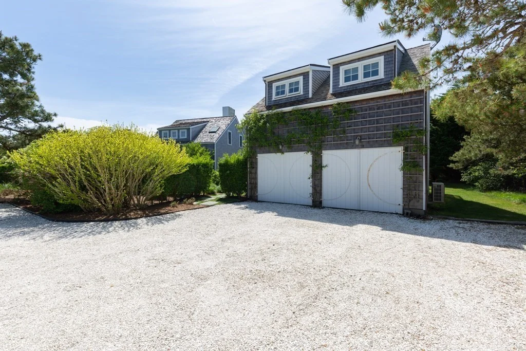 12 Pond View Dr, Nantucket