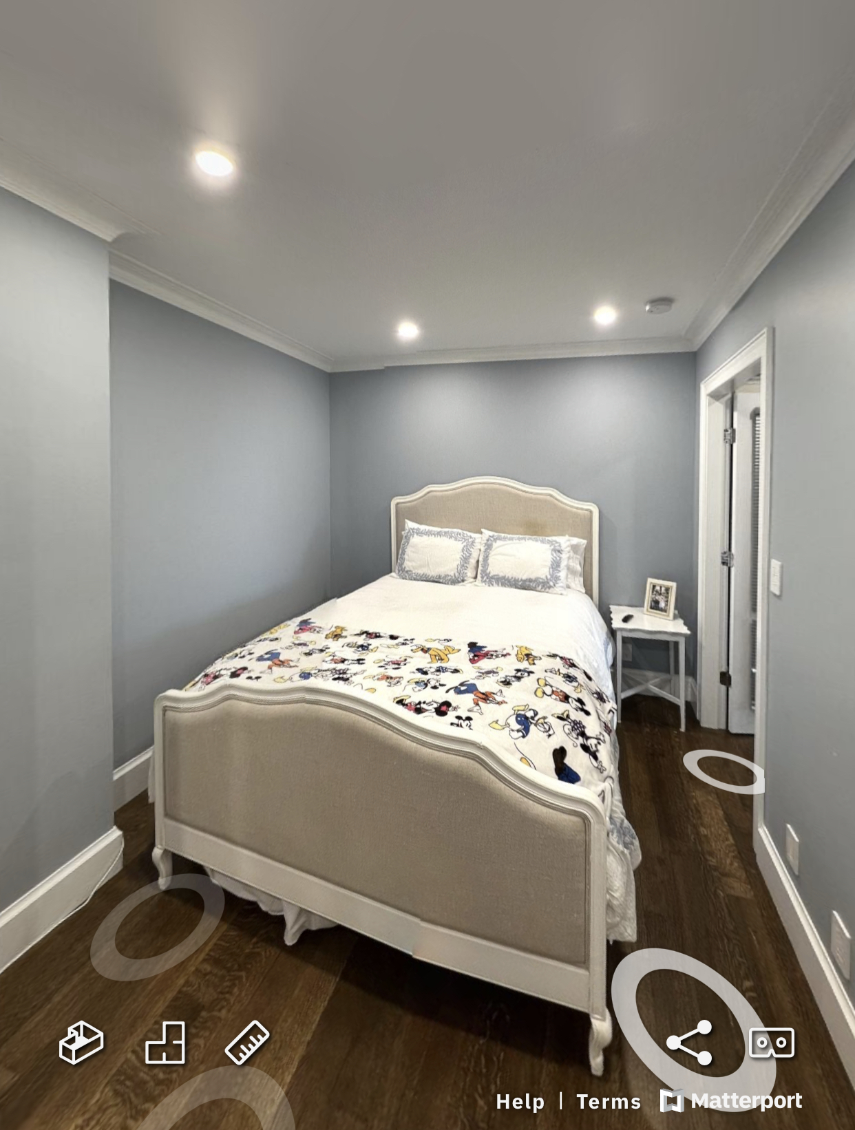 85 East India Row, Downtown