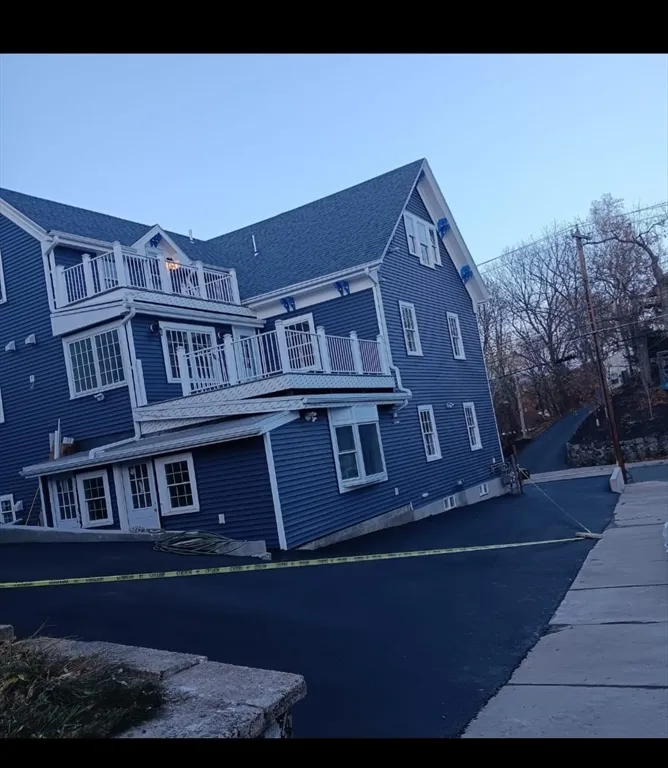 48 Rockwell St, Maplewood