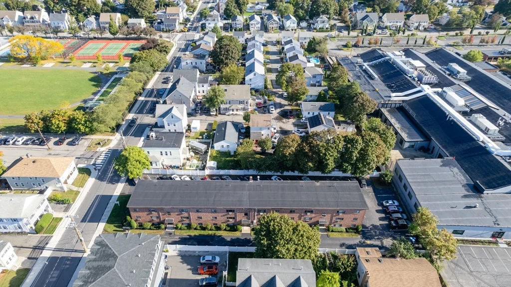 146 Willow St, Waltham