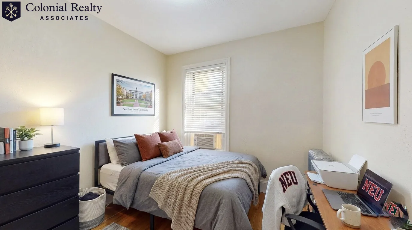 86 Hammond St, Roxbury