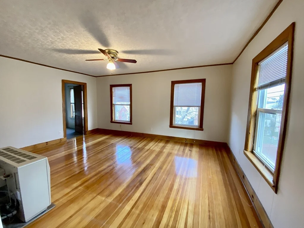 20 Webster Ave, East Somerville