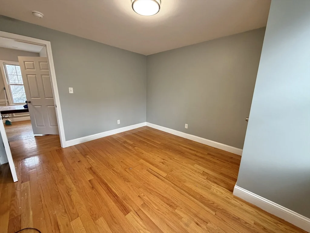 786 Moody St, Waltham