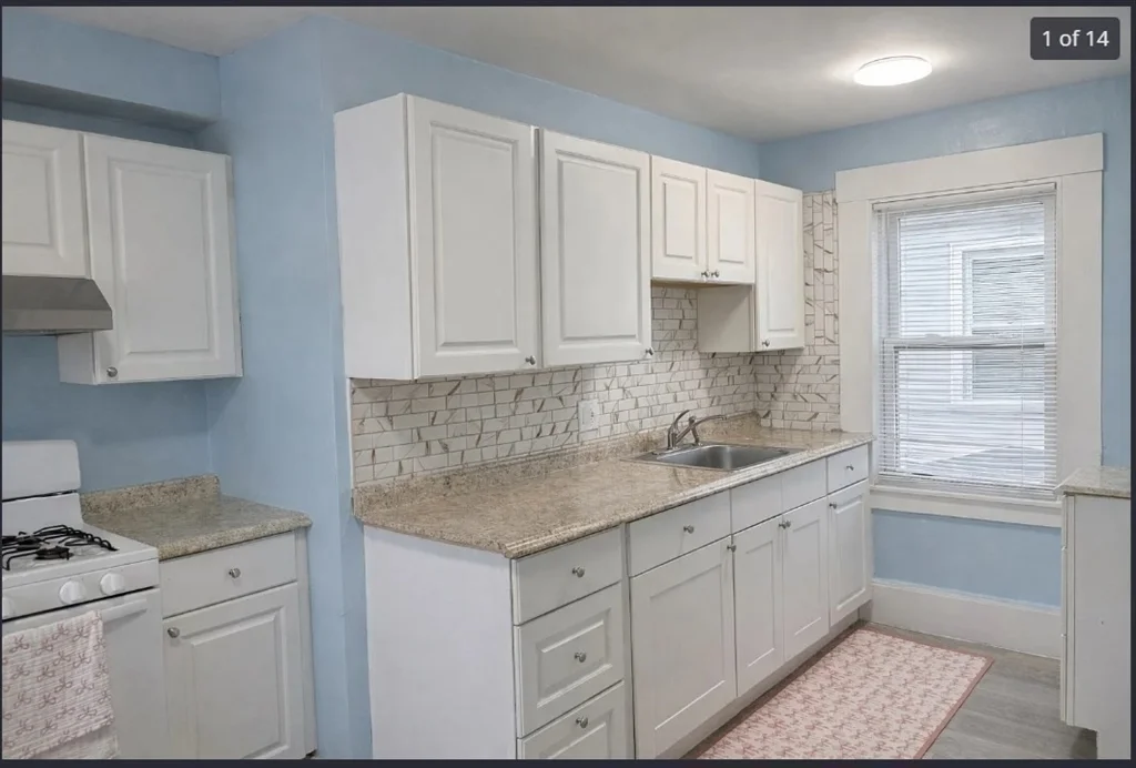 405 Lakeview Ave, Lowell