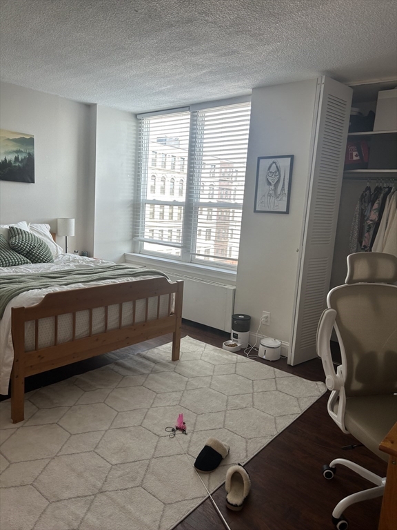 872 Massachusetts Ave, Riverside