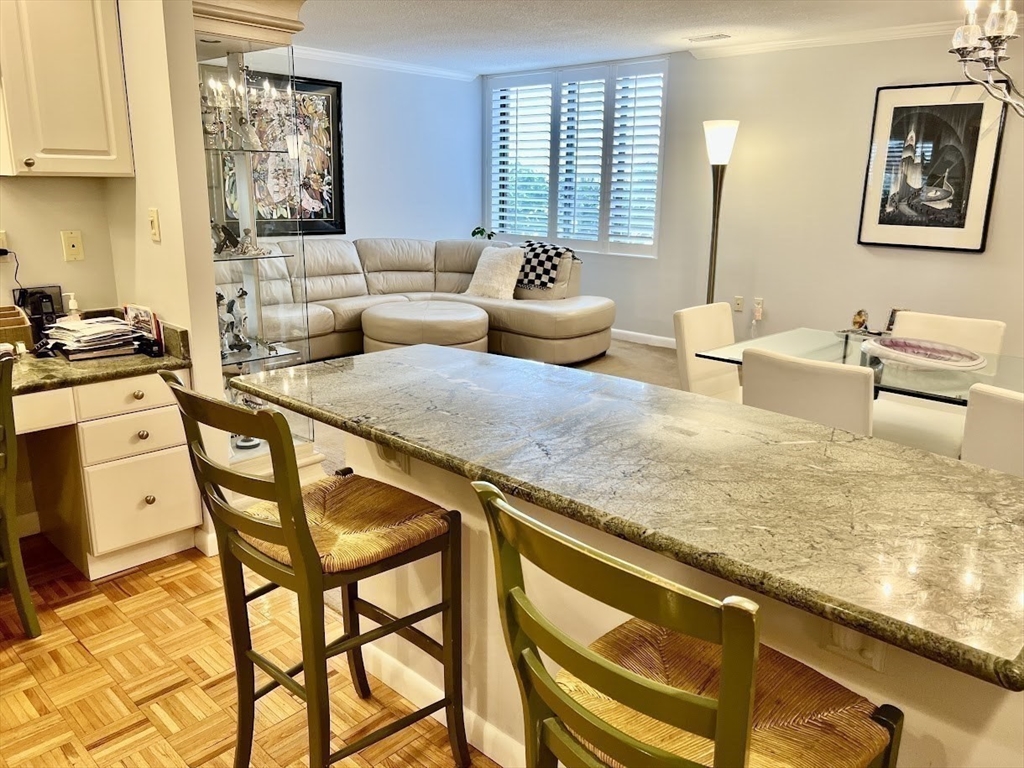 1006 Paradise Rd, Swampscott