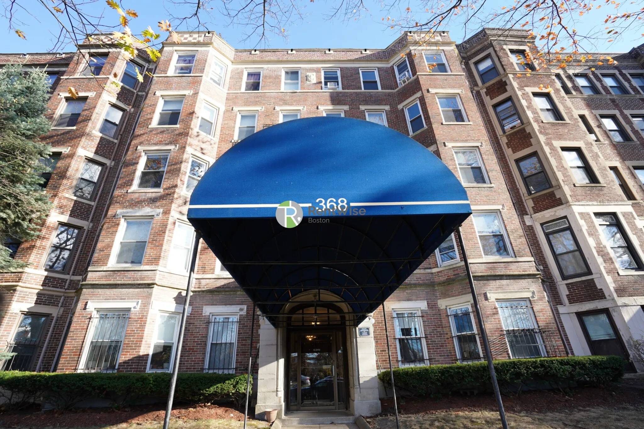 368 Riverway, Mission Hill