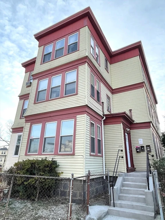 620 Norfolk St, Mattapan
