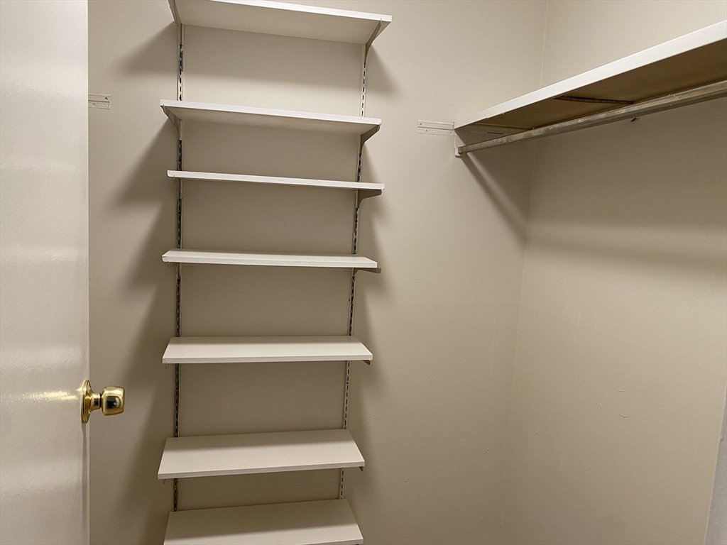 221 Oak St, Montello