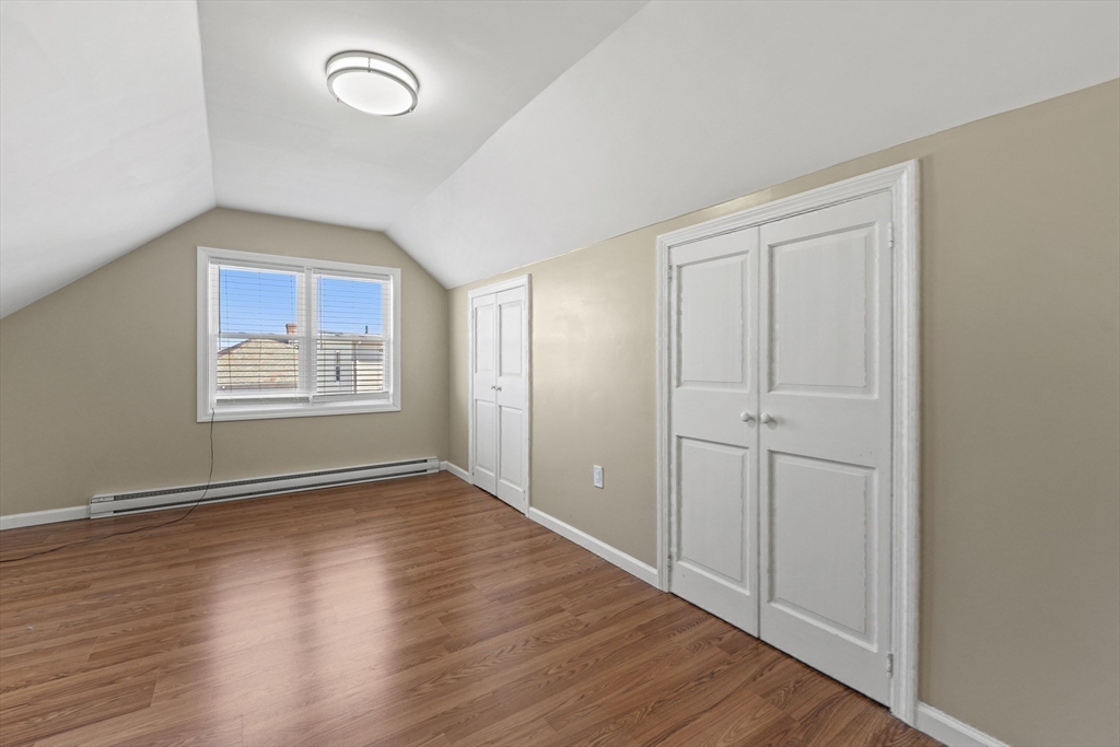 4 Champlain Rd, Salem