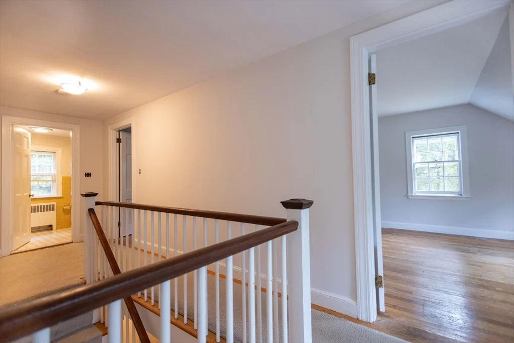 195 Dover Rd, Westwood