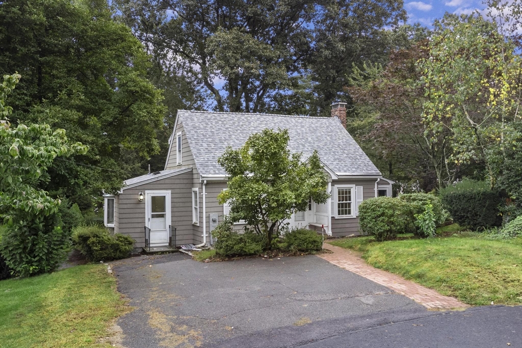 1 Martin Rd, Wellesley