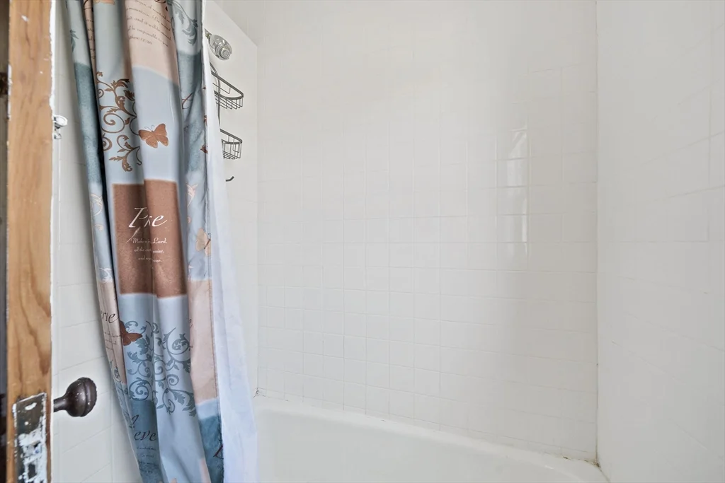 14 Stuart St, Everett