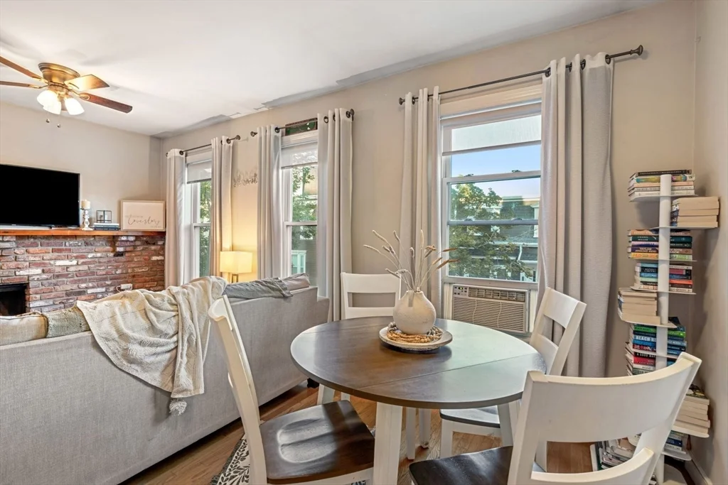 159 M, South Boston