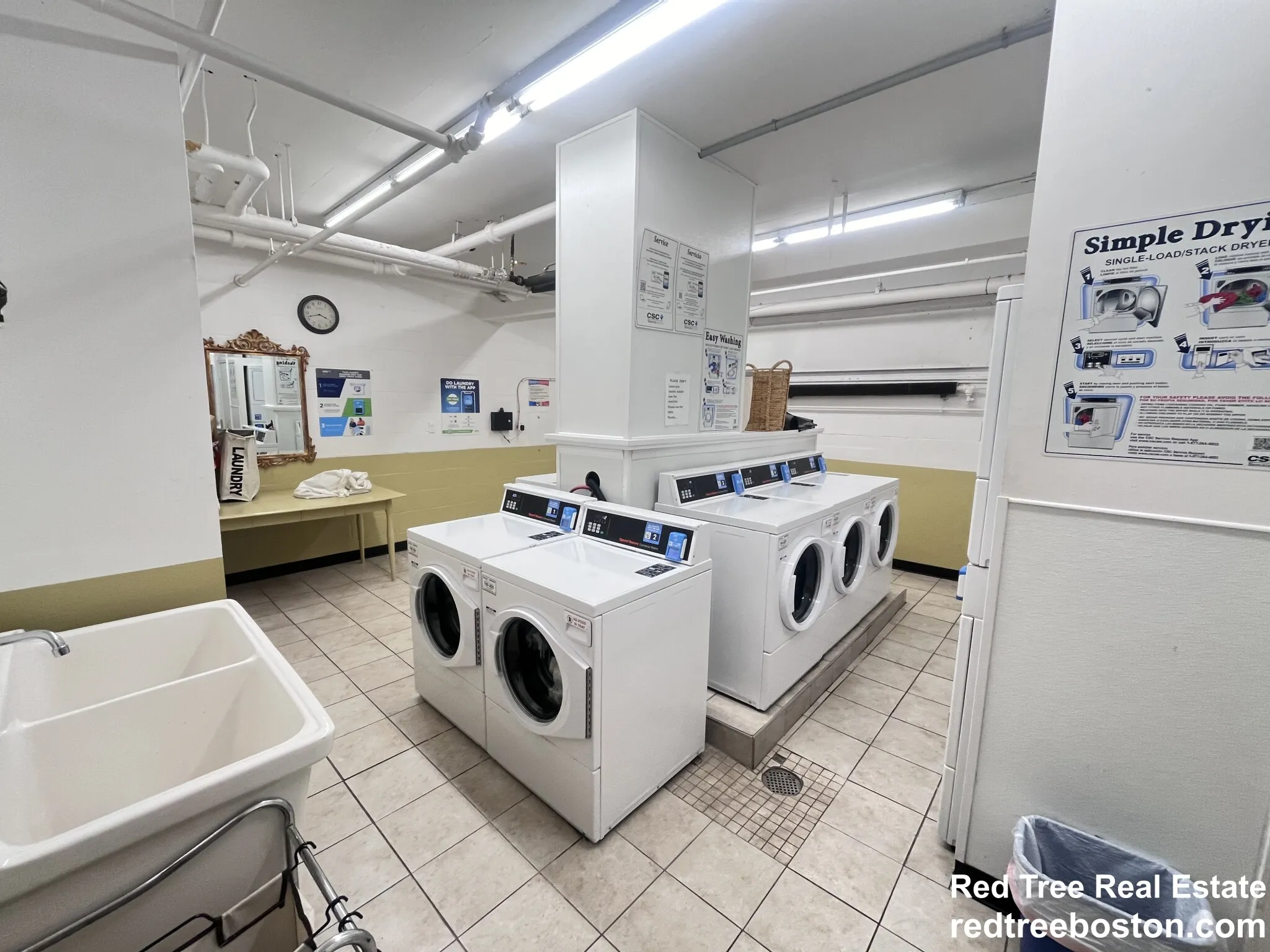 101 Monmouth Ct, Longwood