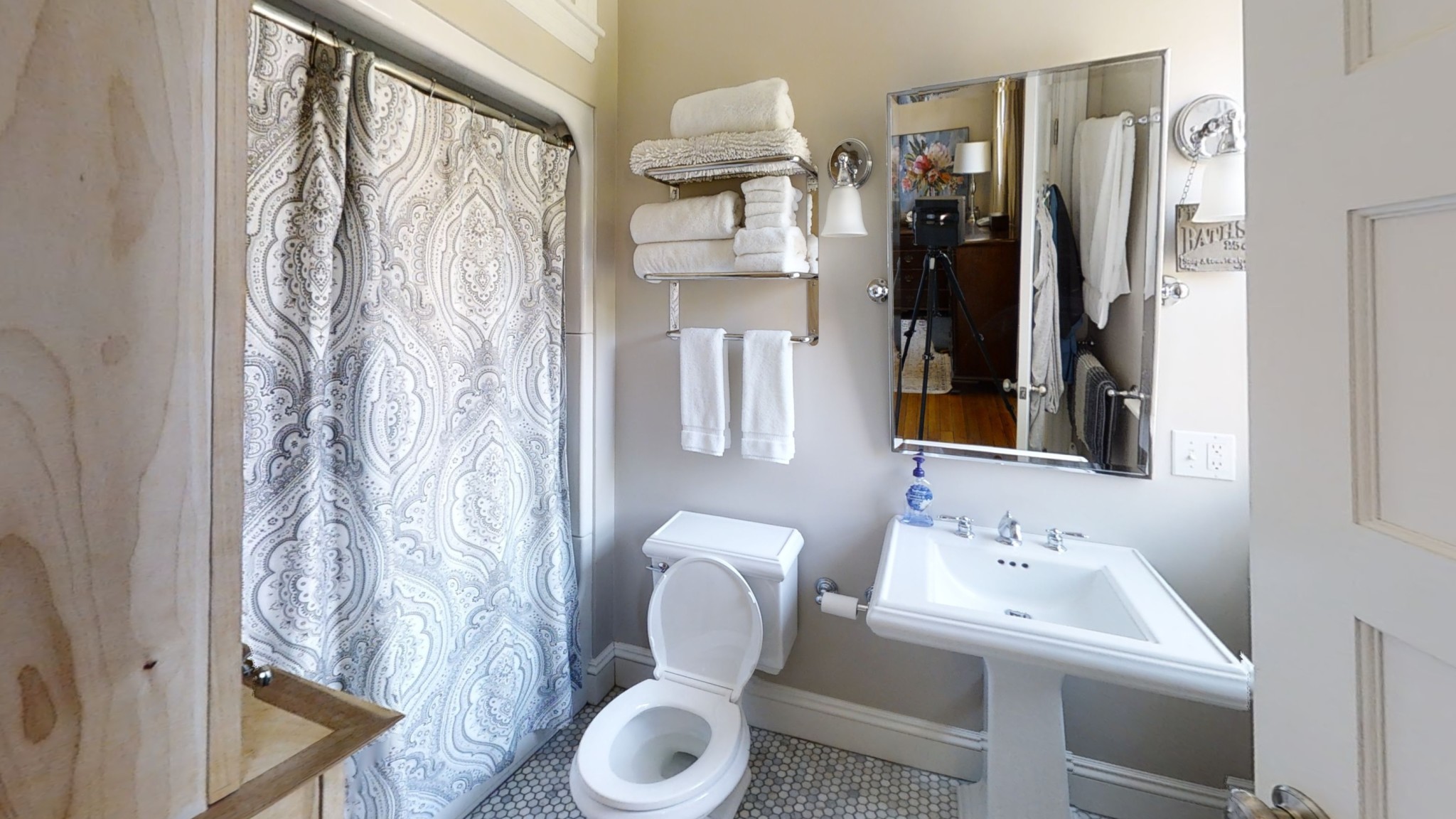 5 Strathmore Rd, Beaconsfield