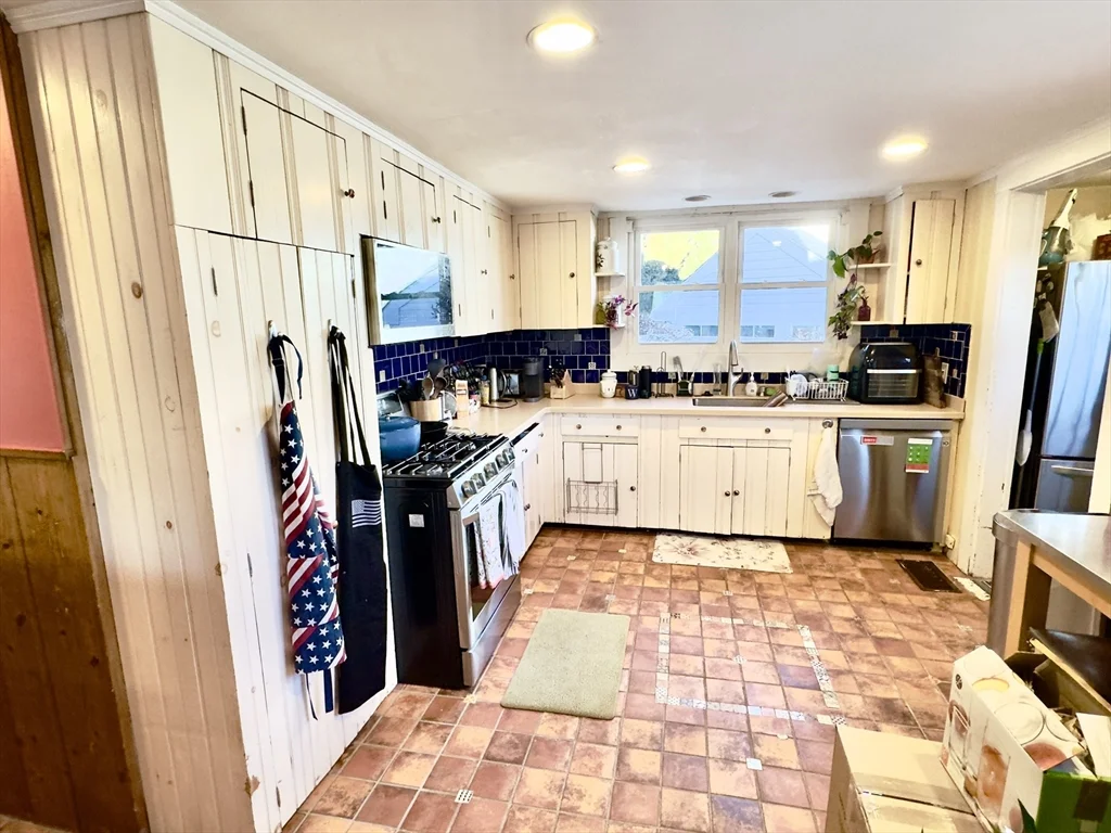 8 Fox Point, Dorchester