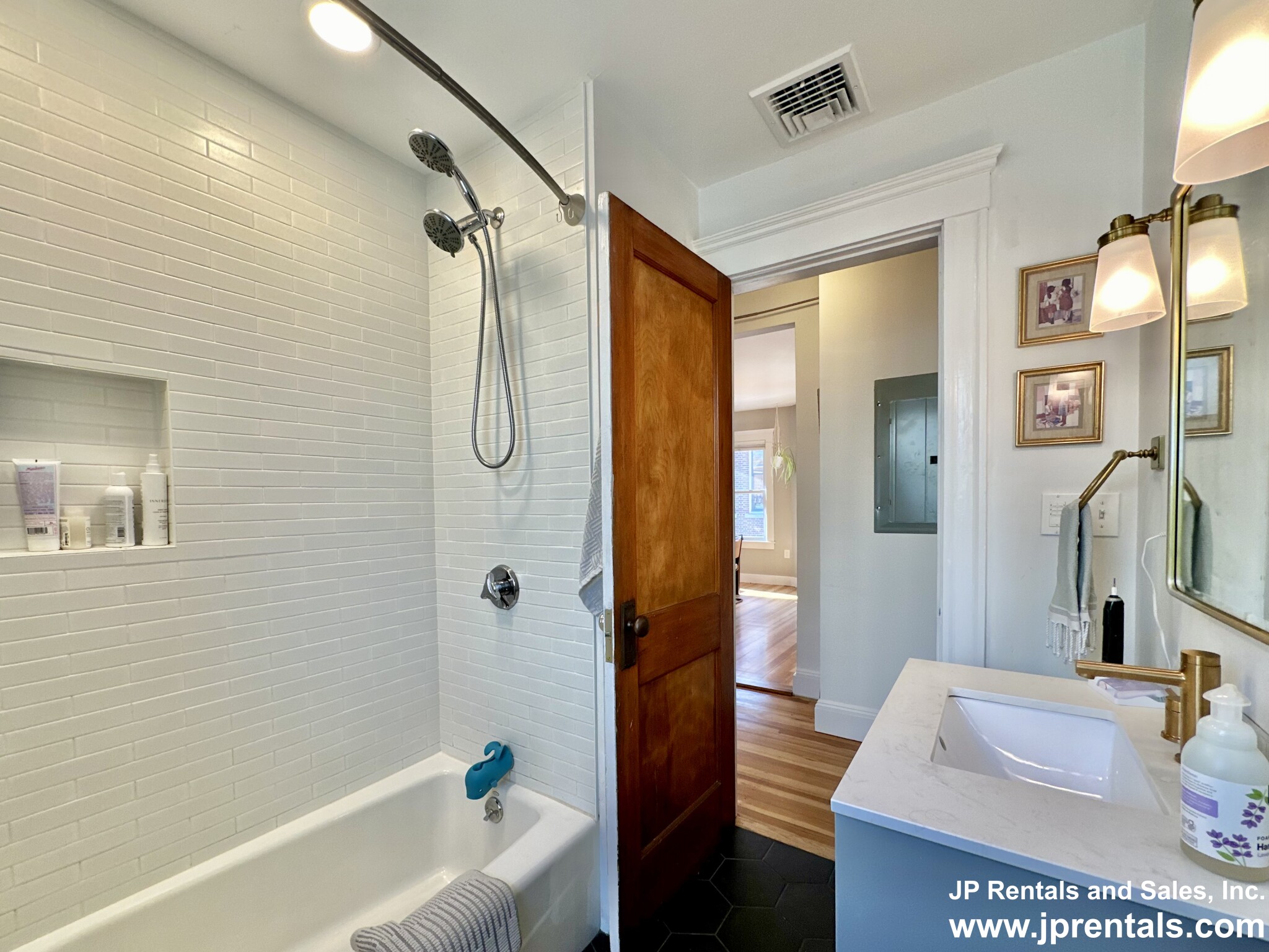 4 bed, 2 bath apartment for rent at 22 Sedgwick St Unit 2, Jamaica Plain — photo 19 of 26