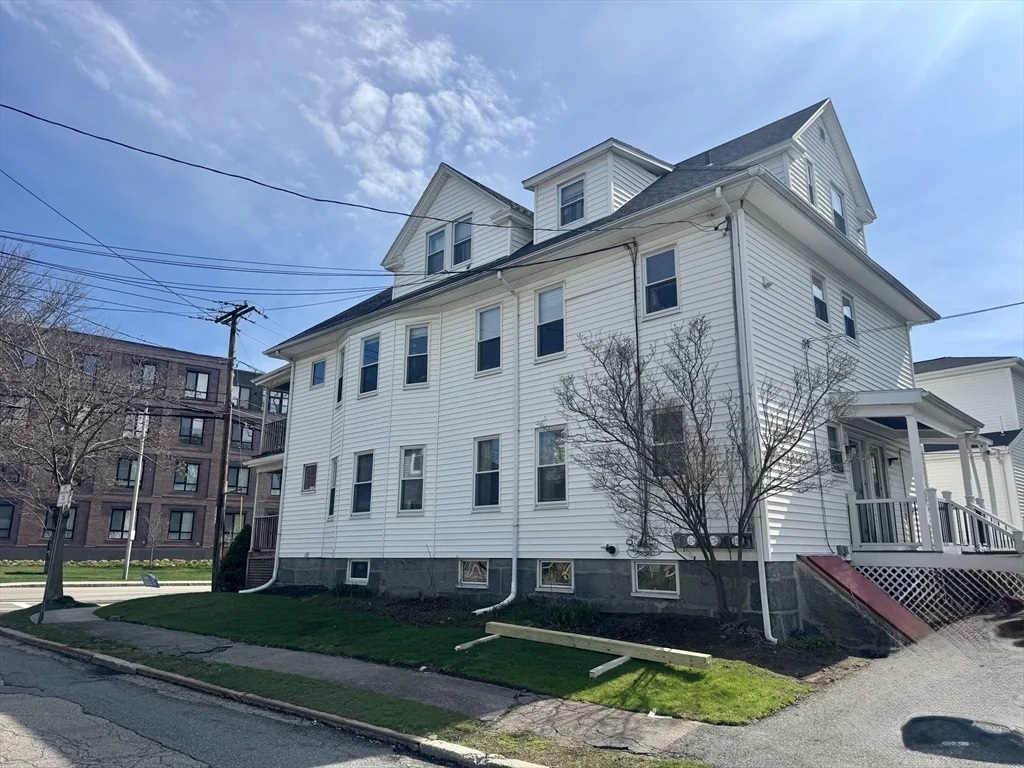 141 Whitwell St, Quincy