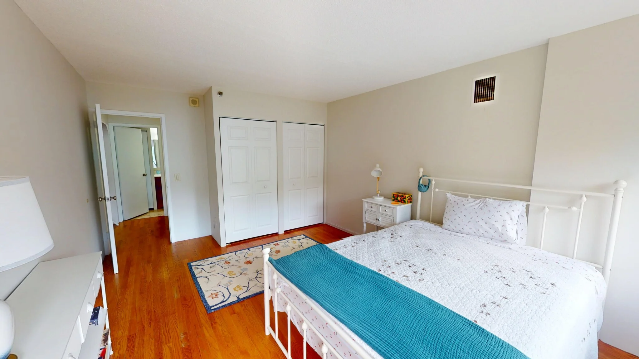 1731 Beacon St, Washington Square